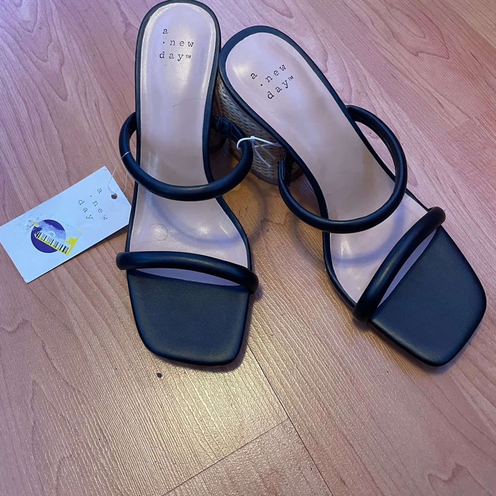 NWT A NEW DAY HEELS! 🖤